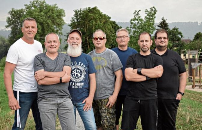 Am Sonntag (8. Dezember) geben Besser-Acoustique ein Benefizkonzert in der Vaihinger Stadtkirche. Einlass ab 19 Uhr, Beginn um 19.30 Uhr. Karten gibt es noch an der Abendkasse. Das Konzert im Rahmen der VKZ-Weihnachtsaktion ist zugunsten des Nothilfefonds der Diakonischen Bezirksstelle. Foto: p