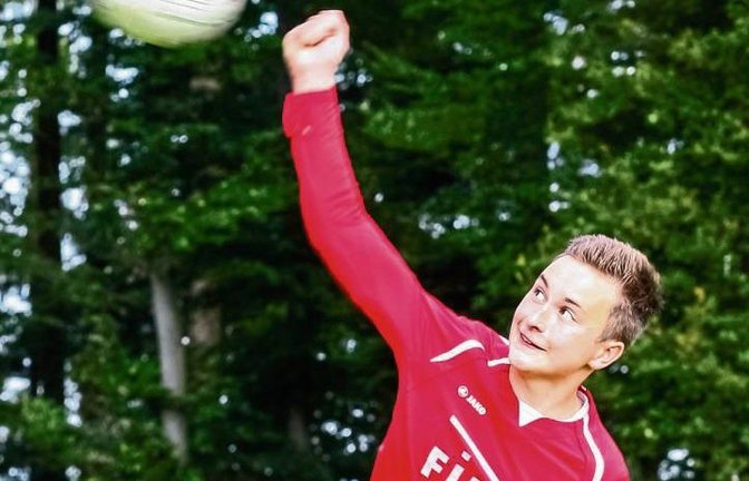 Jacob Jungclaussen hat die männliche U 14 des TV Vaihingen bis auf den zweiten Platz der Faustball-DM in Kellinghusen geführt. Foto: Archiv/Simecek
