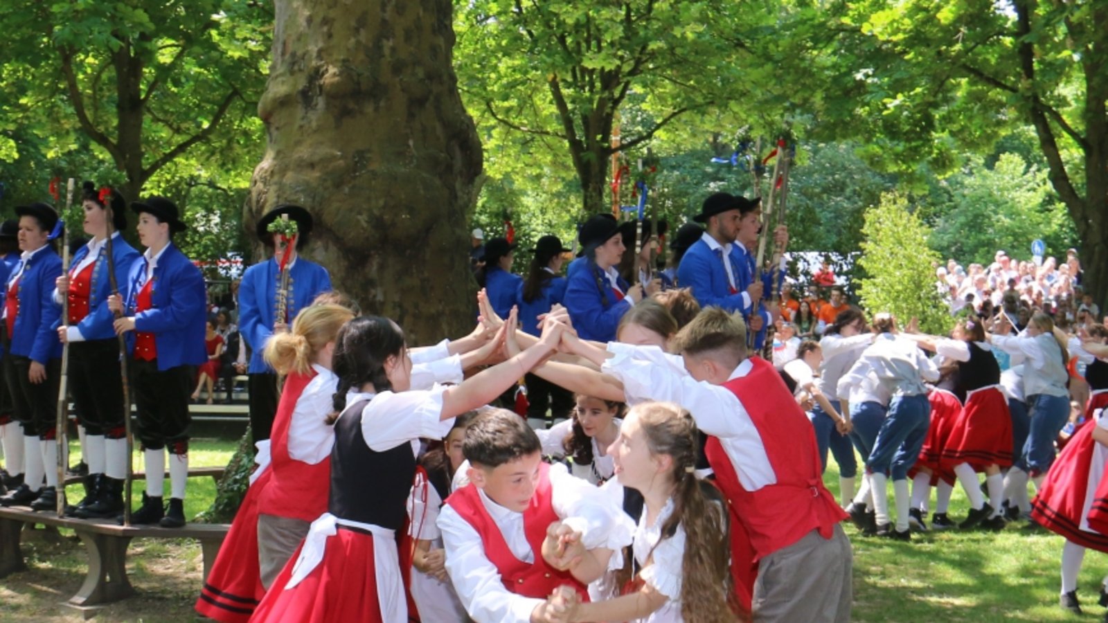 Traditionelles Kinder- und Heimatfest: der Vaihinger Maientag.  Foto: Archiv/Rücker