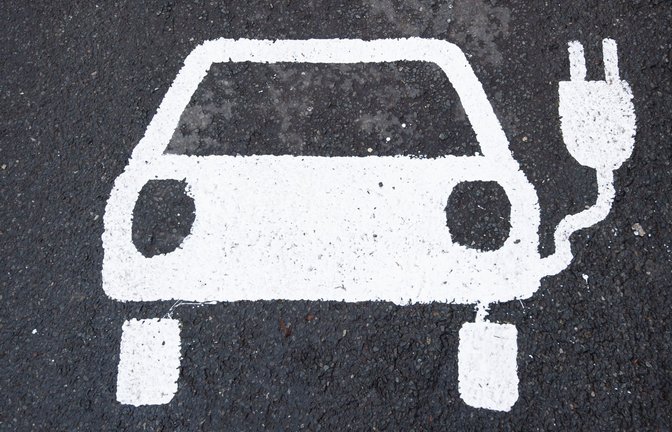 Ladesäulen für E-Autos sollen zentral erfasst werden. Aber die Datenbank hat Lücken.<span class='image-autor'>Foto: dpa/Julian Stratenschulte</span>