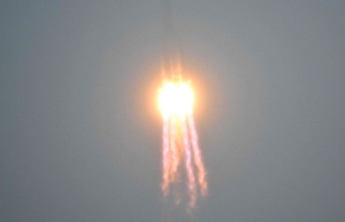 Eine Rakete vom Typ „Langer Marsch-5 Y8“ hob am Freitag vom Weltraumbahnhof Wenchang auf der südchinesischen Tropeninsel Hainan ab.<span class='image-autor'>Foto: AFP/HECTOR RETAMAL</span>