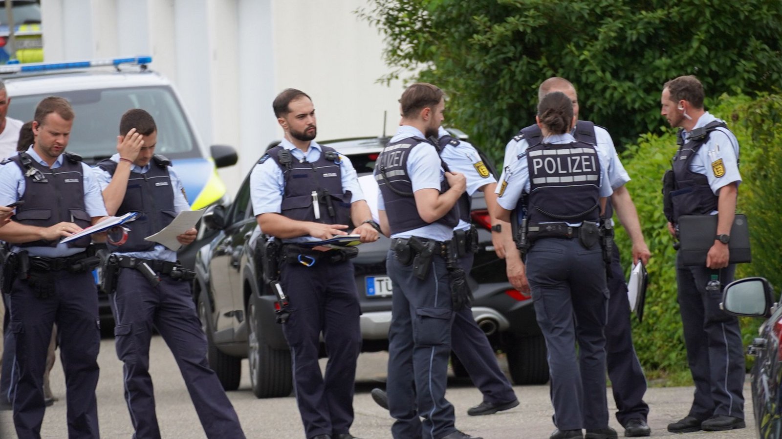 Die Polizei war mit einem Großaufgebot vor Ort.Foto: dpa/Jannik Nölke Die Polizei war mit einem Großaufgebot vor Ort.Foto: dpa/Jannik Nölke