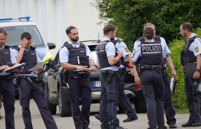 Die Polizei war mit einem Großaufgebot vor Ort.<span class='image-autor'>Foto: dpa/Jannik Nölke</span>