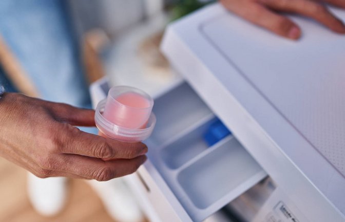 In diesem Artikel stellen wir Ihnen 7 Alternativen für Weichspüler vor. Weiche und duftende Wäsche ohne Weichspüler.<span class='image-autor'>Foto: Krakenimages.com / Shutterstock.com</span>