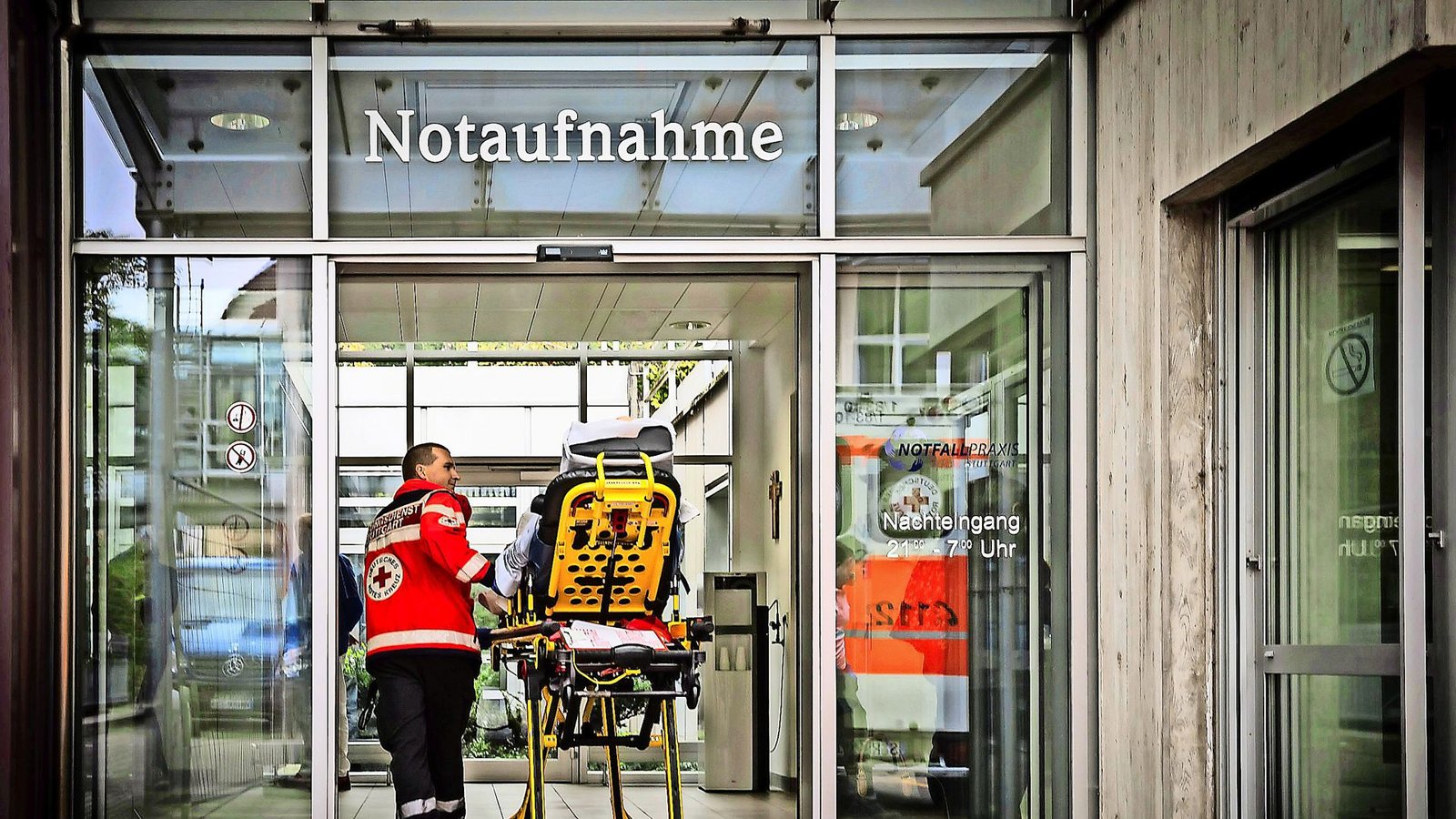 Mehr als 43 Prozent der Notfallpflegenden erleben während der Arbeit mindestens einmal monatlich Gewalt.Foto: lichtgut/Achim Zweygarth/lichtgut/Achim Zweygarth Mehr als 43 Prozent der Notfallpflegenden erleben während der Arbeit mindestens einmal monatlich Gewalt.Foto: lichtgut/Achim Zweygarth/lichtgut/Achim Zweygarth