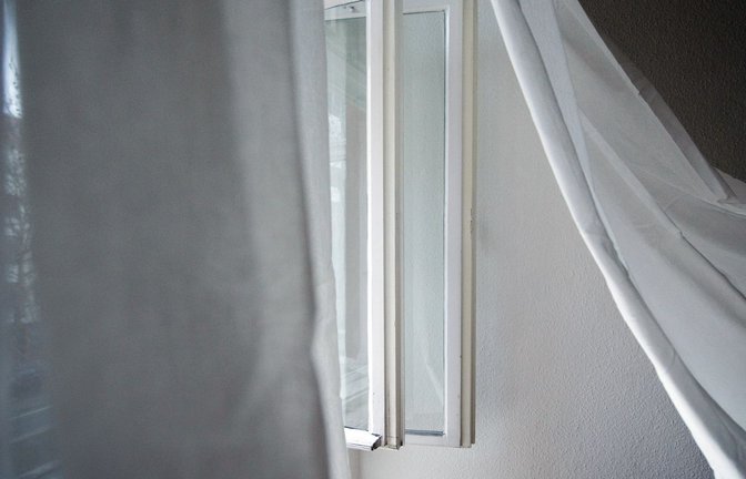 Auf oder zu – wie bleibt die Hitze draußen? (Symbolbild)<span class='image-autor'>Foto: picture alliance/dpa/dpa-tmn</span>