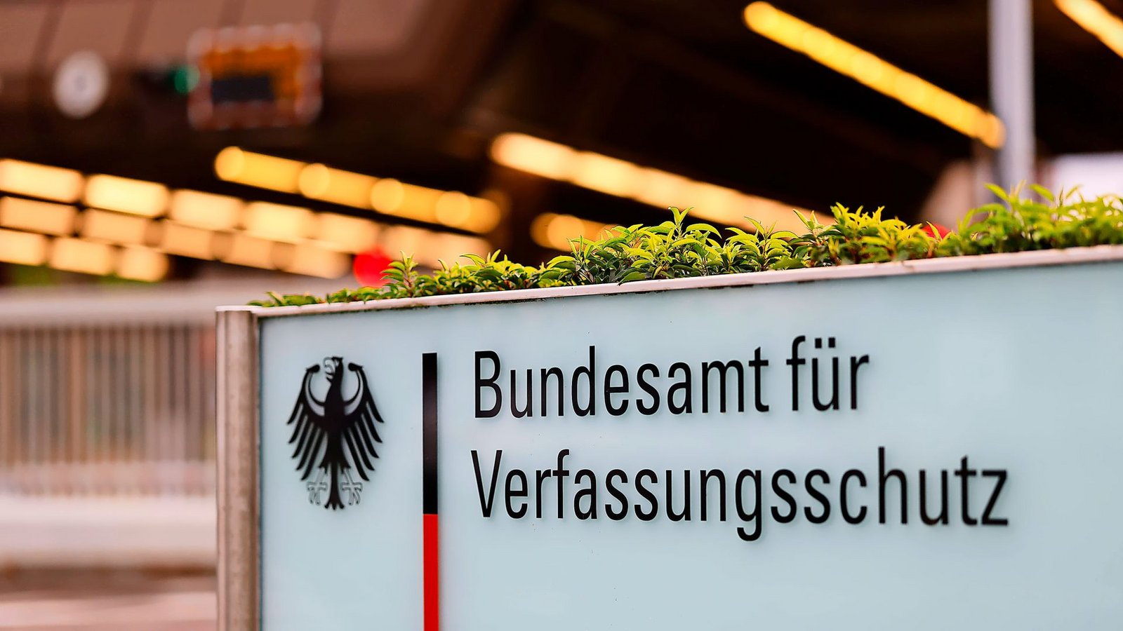 Das Bundesamt für Verfassungsschutz hat eine Entscheidung getroffen.Foto: IMAGO/Panama Pictures Das Bundesamt für Verfassungsschutz hat eine Entscheidung getroffen.Foto: IMAGO/Panama Pictures