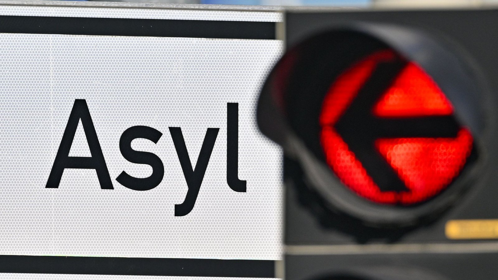 Die EU plant eine Verschärfung der Asyl-Regelungen. Ziel sind vor allem mehr Abschiebungen abgelehnter Asyl-Bewerber.Foto: dpa/Patrick Pleul Die EU plant eine Verschärfung der Asyl-Regelungen. Ziel sind vor allem mehr Abschiebungen abgelehnter Asyl-Bewerber.Foto: dpa/Patrick Pleul