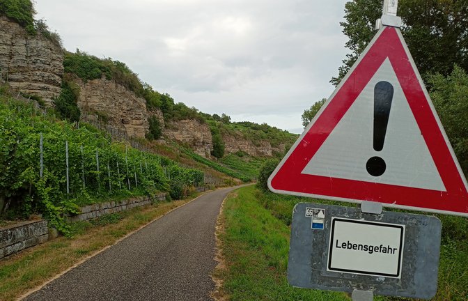 Keine Lebensgefahr mehr: Nachdem locker sitzendes Gestein kontrolliert entfernt wurde, kann der Enztalradweg voraussichtlich ab heute wieder durchgängig genutzt werden.  <span class='image-autor'>Foto: Göbel</span>