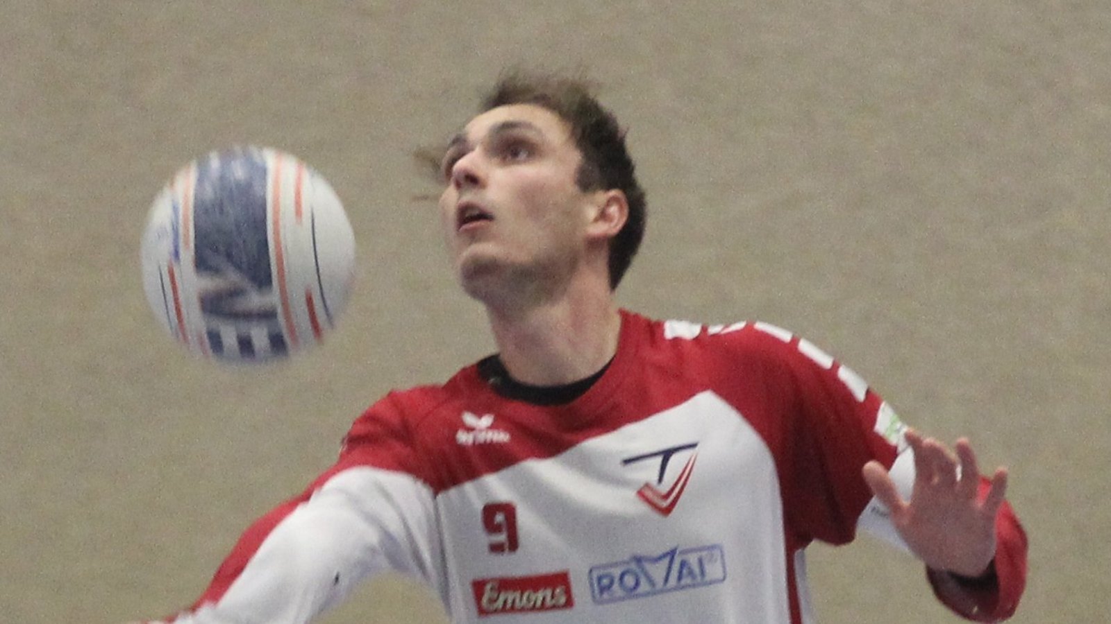 Jaro Jungclaussen und die Faustballer des TV Vaihingen haben beim punktlosen Schlusslicht der 1. Bundesliga Süd, dem TV Augsburg, nichts anbrennen lassen. Foto: Archiv/NachreinerFoto: Archiv/Nachreiner Jaro Jungclaussen und die Faustballer des TV Vaihingen haben beim punktlosen Schlusslicht der 1. Bundesliga Süd, dem TV Augsburg, nichts anbrennen lassen. Foto: Archiv/NachreinerFoto: Archiv/Nachreiner
