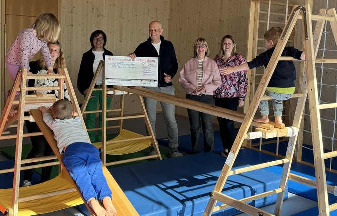 Rund um die Spendenübergabe wird im Belrein-Kindergarten schon geklettert. <span class='image-autor'>Foto: p</span>