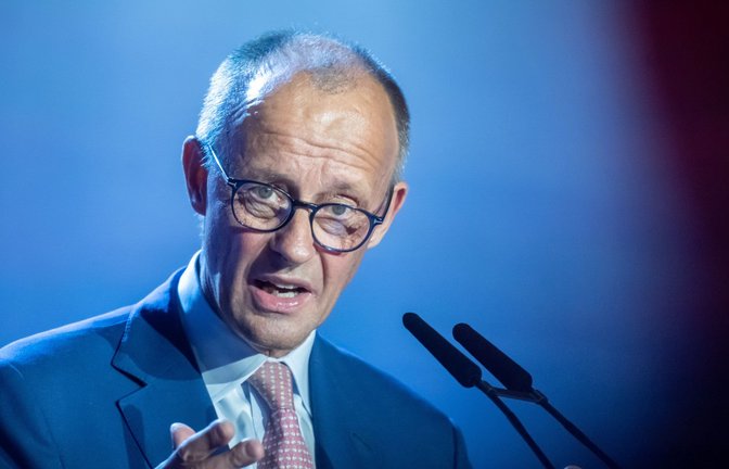 Bundeskanzler Friedrich Merz (CDU) spricht anders als sein Vorgänger.<span class='image-autor'>Foto: Michael Kappeler/dpa</span>