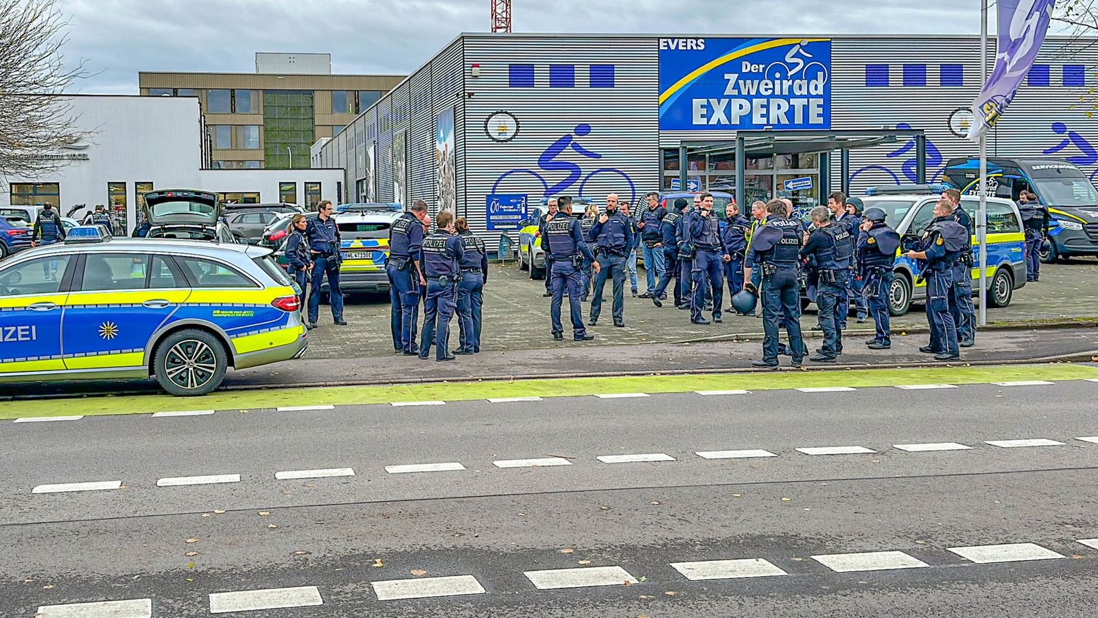 Nach dem Schussalarm an einer Schule in Offenburg ist der Jugendliche gestorben.Foto: dpa/Christina Häußler Nach dem Schussalarm an einer Schule in Offenburg ist der Jugendliche gestorben.Foto: dpa/Christina Häußler