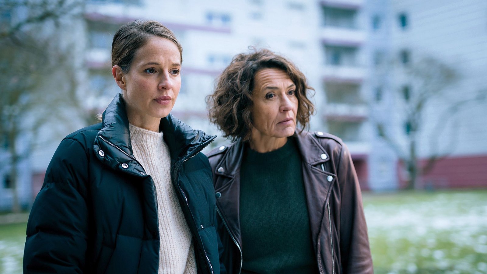Johanna Stern (Lisa Bitter, links) und Lena Odenthal (Ulrike Folkerts) bei den Ermittlungen.Foto: SWR/Christian Koch Johanna Stern (Lisa Bitter, links) und Lena Odenthal (Ulrike Folkerts) bei den Ermittlungen.Foto: SWR/Christian Koch