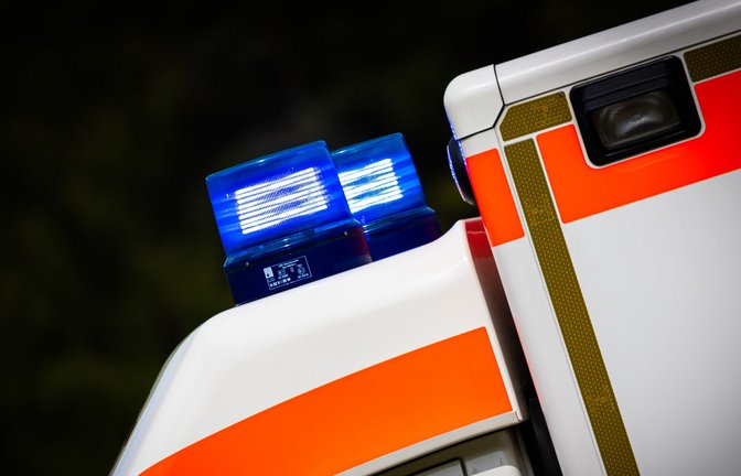 Für den Autofahrer kam jede Hilfe zu spät. (Symbolbild)<span class='image-autor'>Foto: Moritz Frankenberg/dpa/Moritz Frankenberg</span>