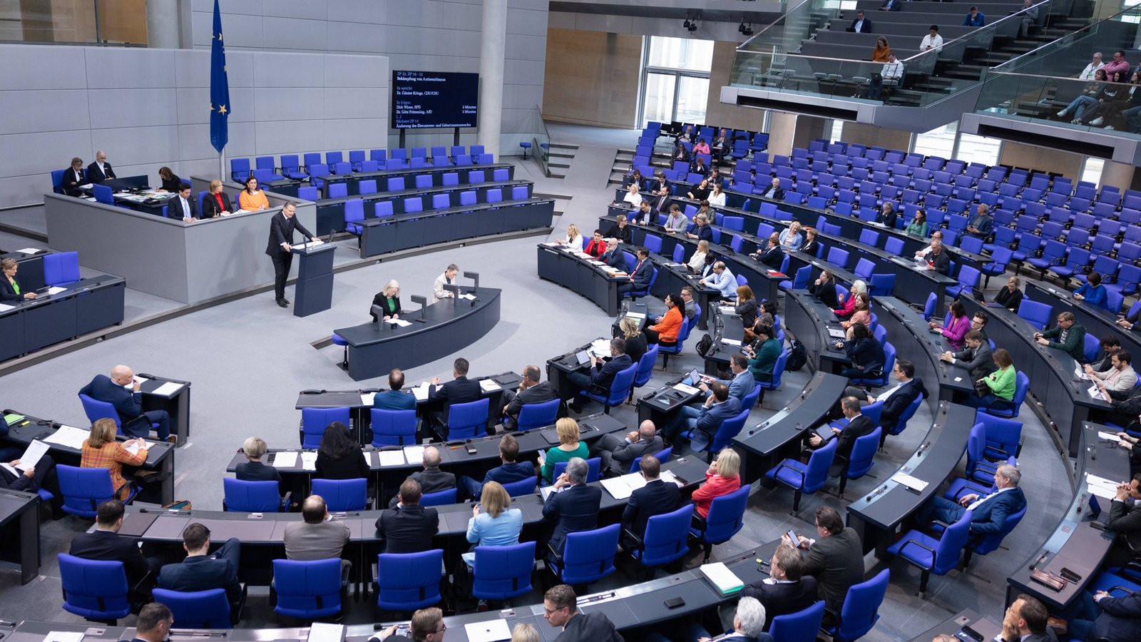 Der Bundestag beschloss am Freitag eine Gesetzesänderung, die Namensänderungen leichter machen soll.Foto: imago/Achille Abboud Der Bundestag beschloss am Freitag eine Gesetzesänderung, die Namensänderungen leichter machen soll.Foto: imago/Achille Abboud