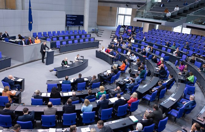 Der Bundestag beschloss am Freitag eine Gesetzesänderung, die Namensänderungen leichter machen soll.<span class='image-autor'>Foto: imago/Achille Abboud</span>
