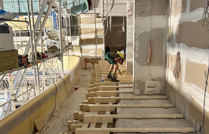 Im Metropol-Kino wird der alte Balkon des großen Saals freigelegt.<span class='image-autor'>Foto: /Metropol</span>