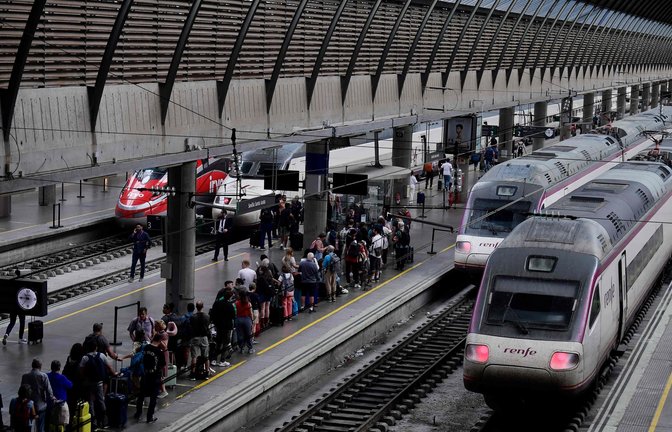Ohne Strom nix los: Bahnhof in Sevilla.<span class='image-autor'>Foto: Cristina Quicler/AFP</span>