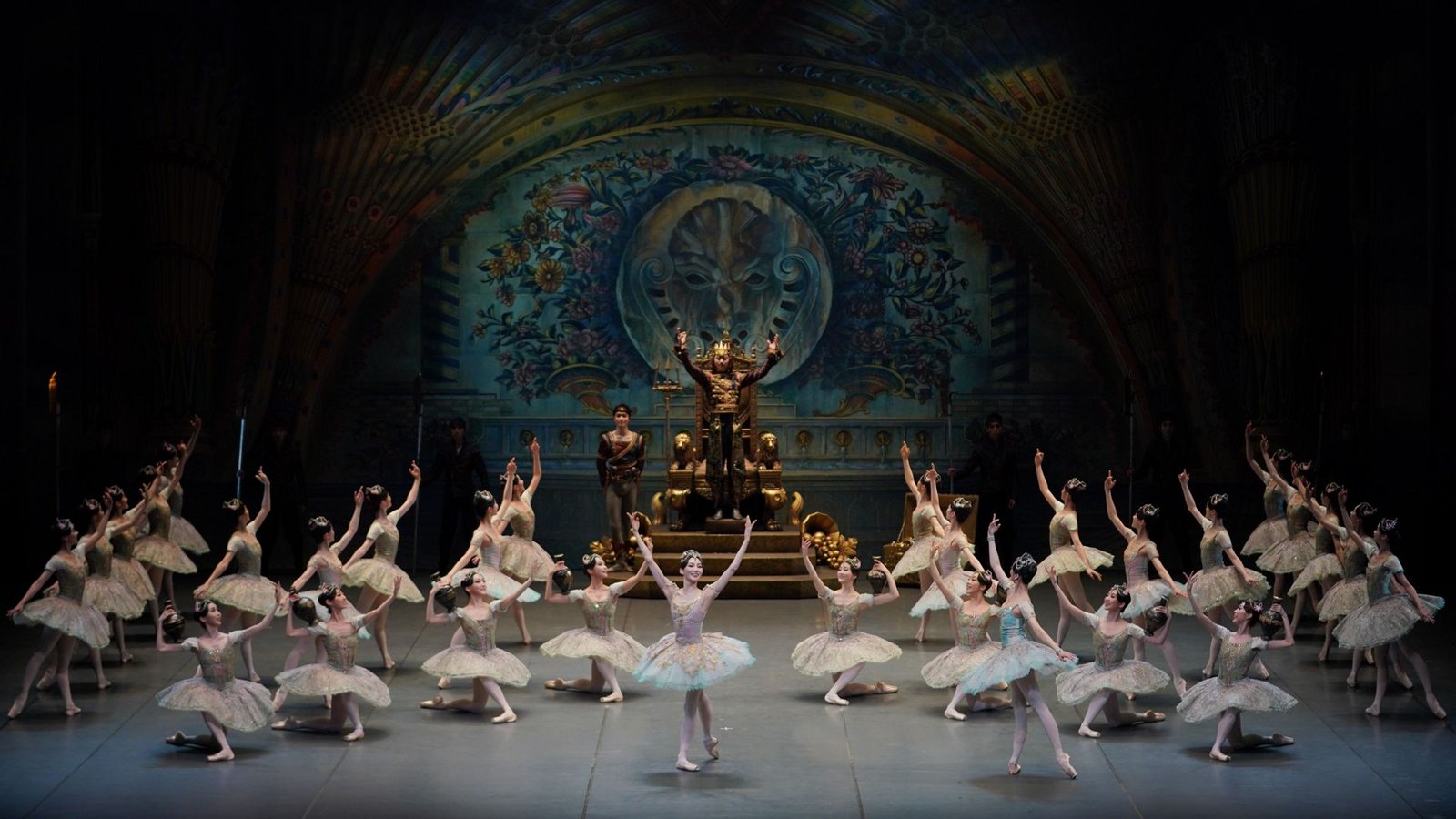 Wie ein Besuch im Ballettmuseum: Szene aus „Le Corsaire“ mit dem Koreanischen NationalballettFoto: Koreanisches Nationalballett