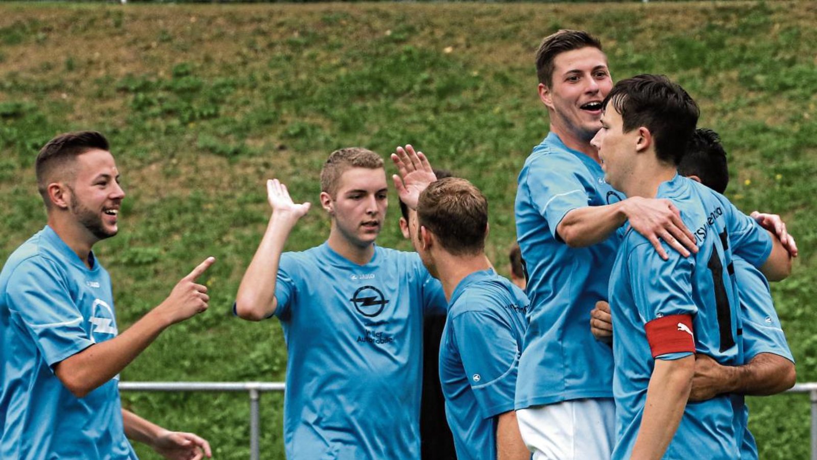 Vertrautes Bild: Die Häfnerhaslacher Mannschaft hatte seit ihrem Aufstieg nur Siege zu bejubeln. Jetzt kommt der TSV Phönix. Foto: Küppers Vertrautes Bild: Die Häfnerhaslacher Mannschaft hatte seit ihrem Aufstieg nur Siege zu bejubeln. Jetzt kommt der TSV Phönix. Foto: Küppers
