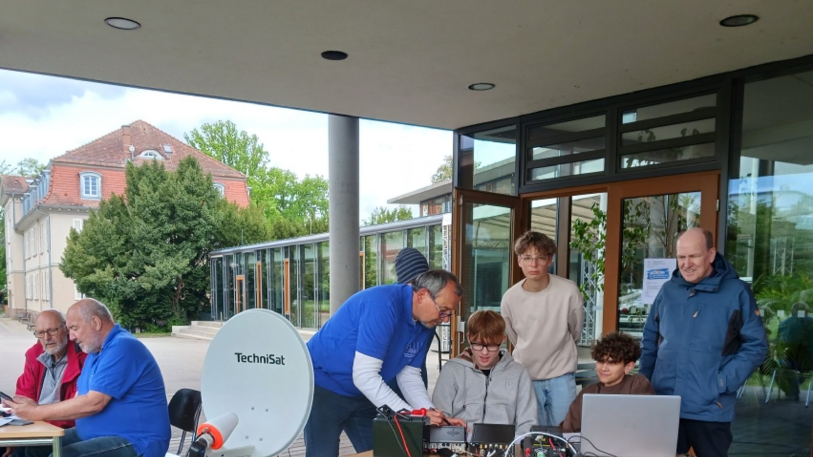 Die Funkamateure sind im Lichtenstern-Gymnasium Sachsenheim zu Gast. Foto: p
