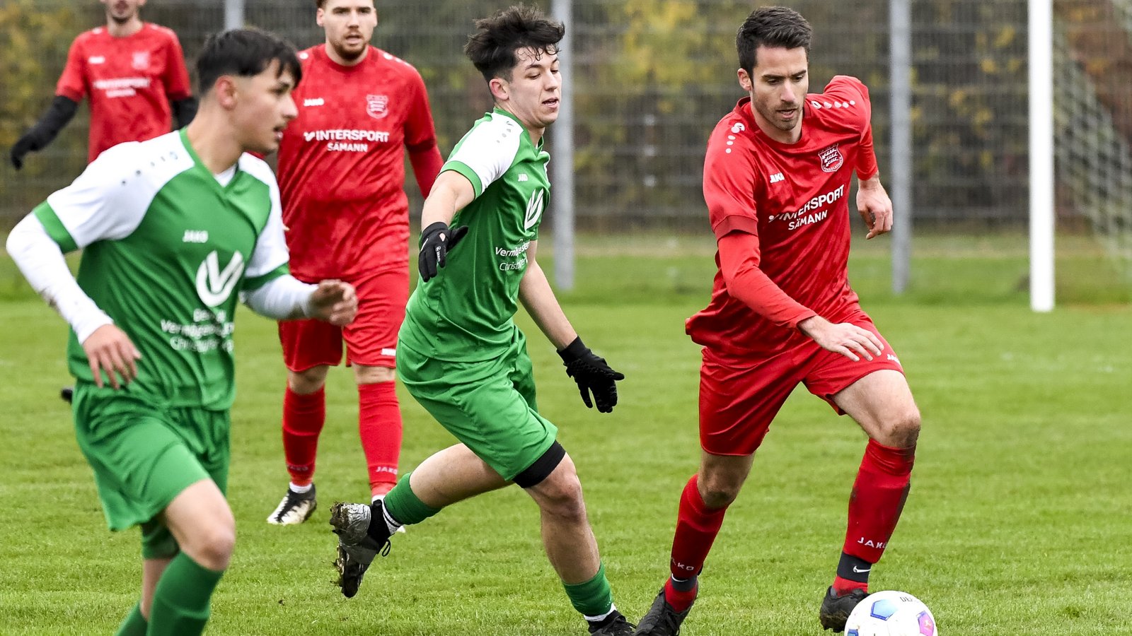 Jonathan Gayer (rechts) und der TSV Großglattbach würden am liebsten auf die Winterpause verzichten und weiterspielen. Jonathan Gayer (rechts) und der TSV Großglattbach würden am liebsten auf die Winterpause verzichten und weiterspielen.