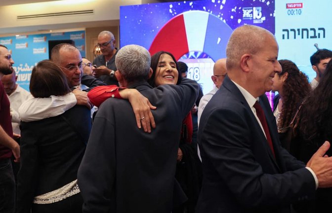 Anhänger der arabischen Pateien können sich freuen, sie haben dazugewonnen.<span class='image-autor'>AHMAD GHARABLI/afp</span>