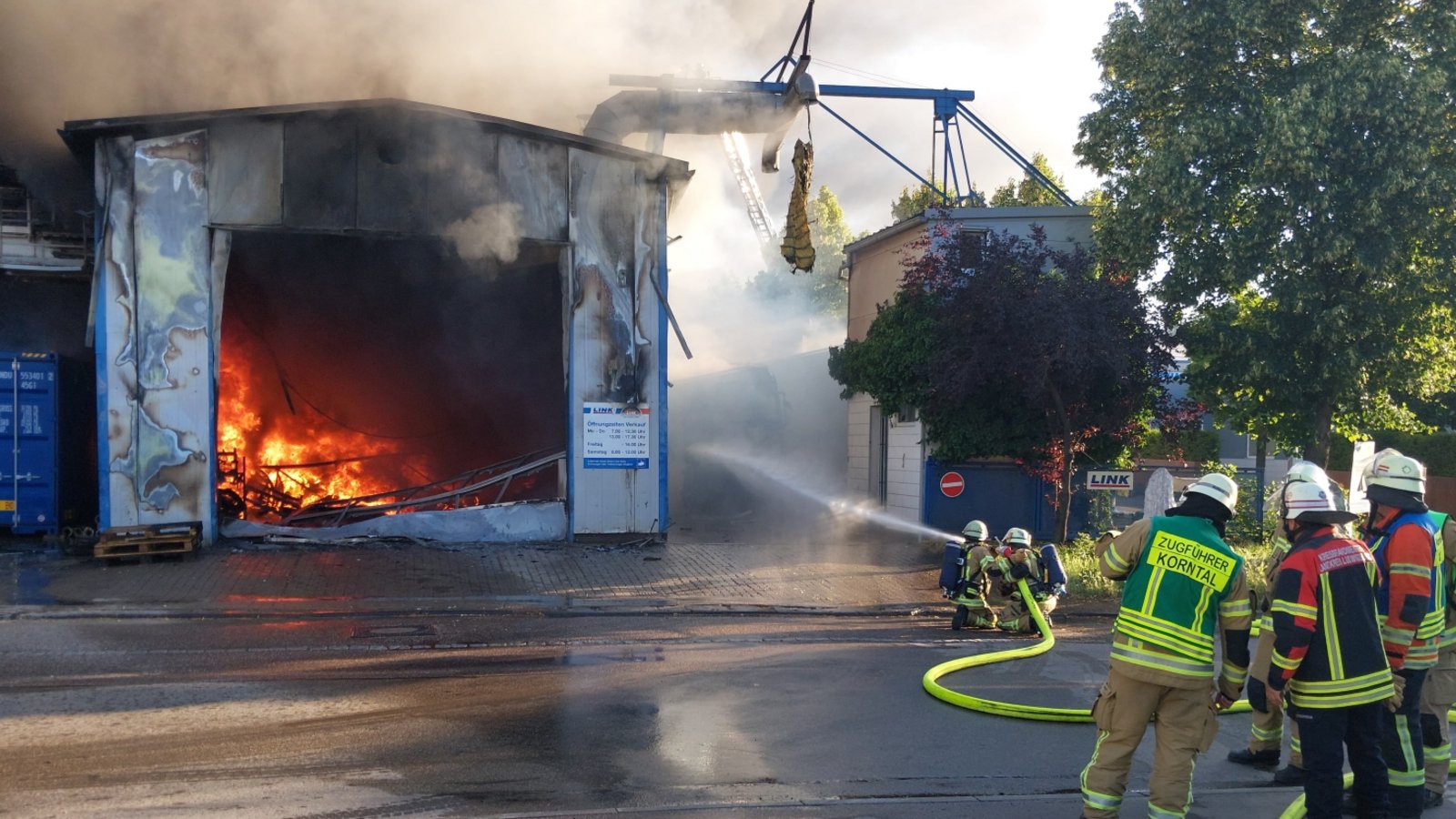 Im Einsatz: die Feuerwehr in Korntal-Münchingen.  Foto: KS-images.de/Karsten Schmalz