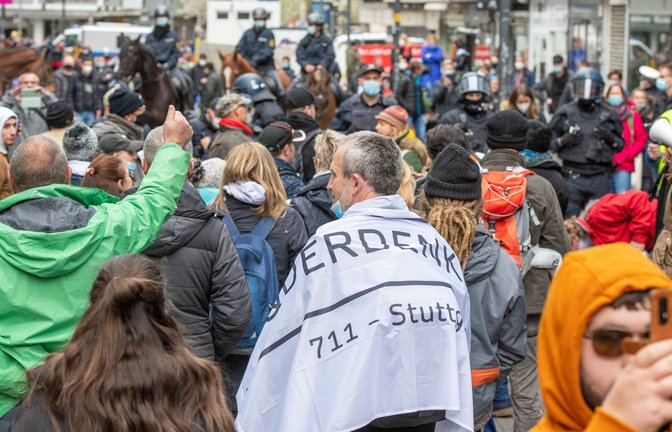 Vor allem bei den  „Querdenkern“ haben in der Corona-Zeit viele ältere Menschen mit demonstriert.<span class='image-autor'>Foto: imago images/Oliver Willikonsky</span>