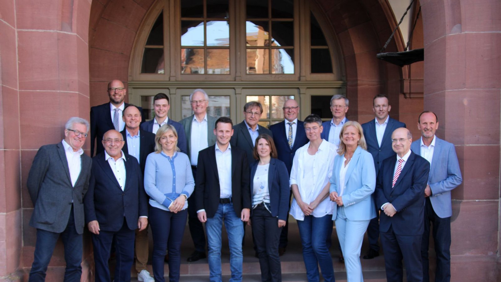 Der Tauberbischofsheimer Gemeinderat mit Bürgermeisterin Anette Schmidt (Vierte von rechts) ist gerade erst neu gewählt worden. Doch er wird nicht lange amtieren.Foto: Stadt Tauberbischofsheim/oh