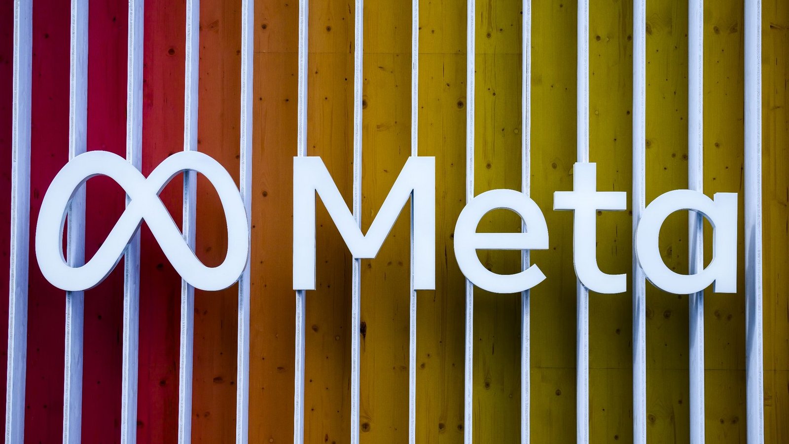 Mindestens eine App von Meta nutzten zuletzt fast drei Milliarden Nutzer pro Tag.Foto: Gian Ehrenzeller/KEYSTONE/dpa