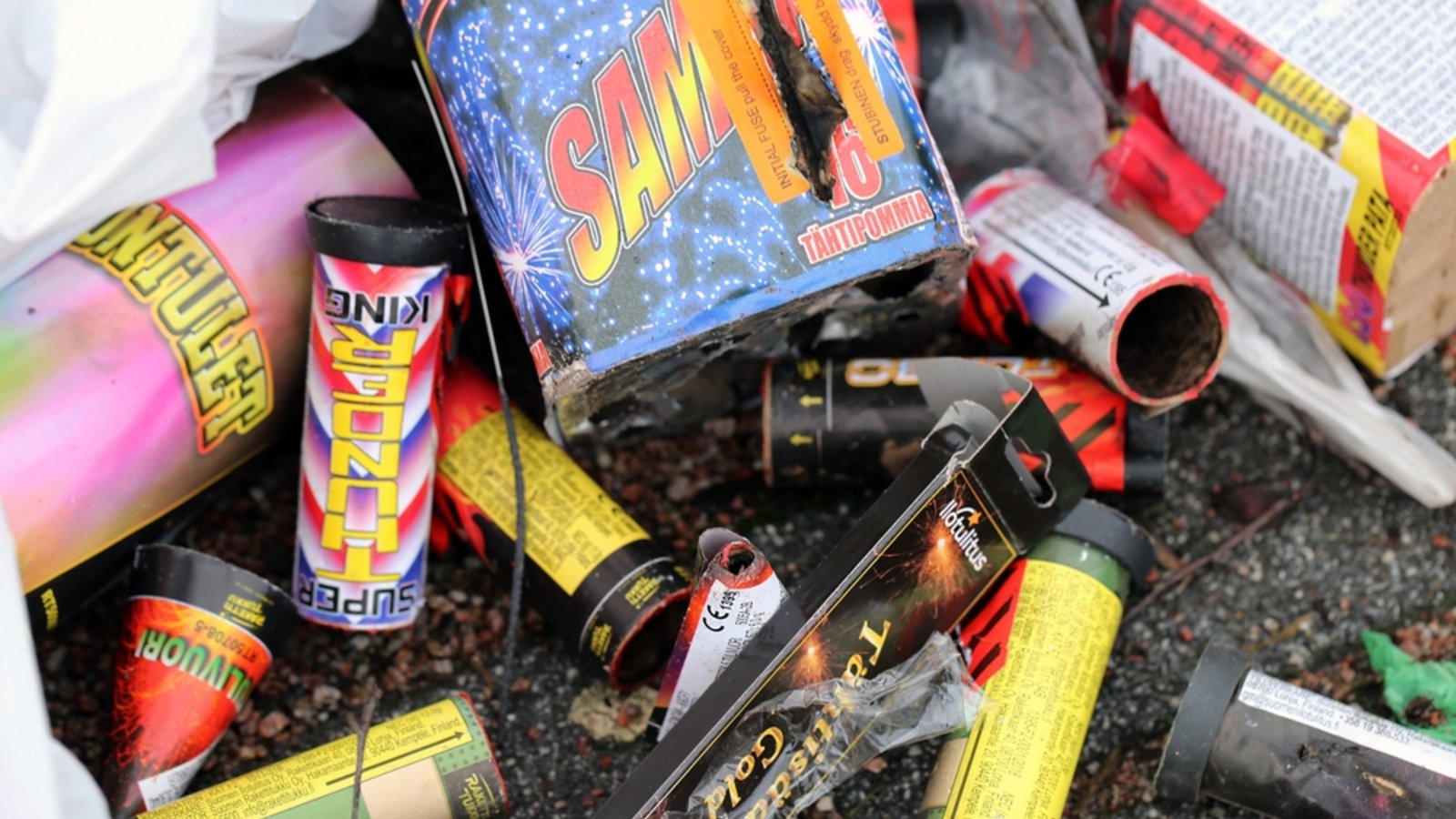 Gerade ungebrauchtes Feuerwerk muss richtig entsorgt werden.Foto: DreamerAchieverNoraTarvus / shutterstock.com Gerade ungebrauchtes Feuerwerk muss richtig entsorgt werden.Foto: DreamerAchieverNoraTarvus / shutterstock.com