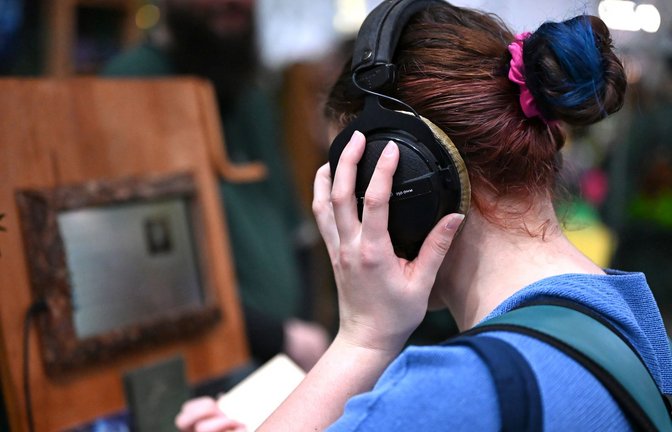 Zum Zauberlehrling Harry Potter kommt eine neue Hörbuchproduktion. (Symbolbild)<span class='image-autor'>Foto: Jennifer Brückner/dpa</span>
