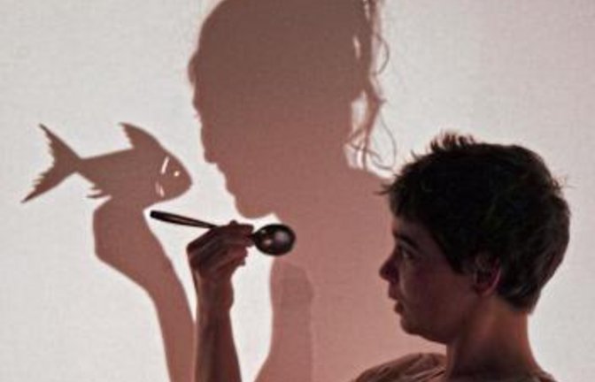 „Schattenwerfer“ heißt die Show, die am Sonntag und Montag für Kinder im Kunstzentrum Karlskaserne zu sehen ist.  Foto: p