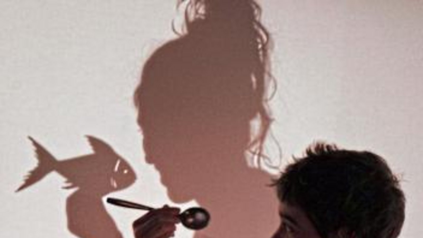 „Schattenwerfer“ heißt die Show, die am Sonntag und Montag für Kinder im Kunstzentrum Karlskaserne zu sehen ist. Foto: p „Schattenwerfer“ heißt die Show, die am Sonntag und Montag für Kinder im Kunstzentrum Karlskaserne zu sehen ist. Foto: p