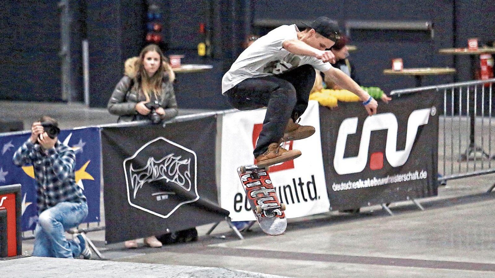 Mit Tricks wie dem sogenannten Varial Heelflip hat Jakob Dohse die Jurymitglieder bei den deutschen Meisterschaften in Rust begeistert. Fotos: privat Mit Tricks wie dem sogenannten Varial Heelflip hat Jakob Dohse die Jurymitglieder bei den deutschen Meisterschaften in Rust begeistert. Fotos: privat