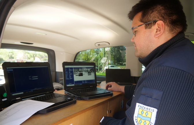 Außendienstmitarbeiter Matthias Schucker hat die Schnellfahrer im Blick.  <span class='image-autor'>Foto: Friedrich</span>