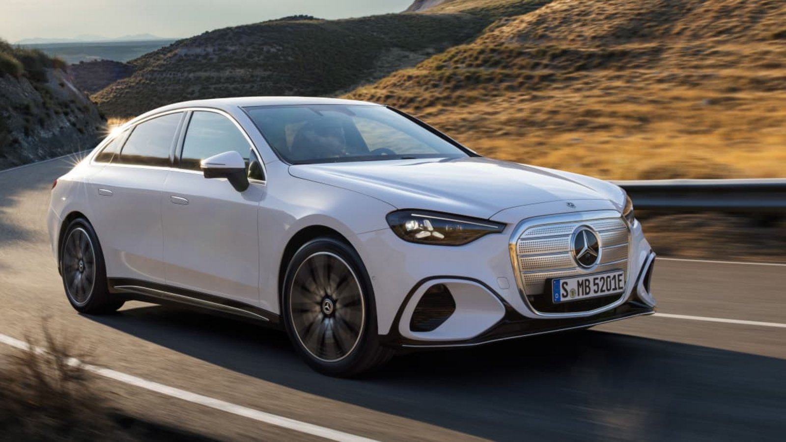 13 Zentimeter mehr als ihr Verbrenner-Vorgänger misst die elektrische C-Klasse von Mercedes. Dafür wird es diese Variante nicht mehr als Kombi geben.Mercedes-Benz AG 13 Zentimeter mehr als ihr Verbrenner-Vorgänger misst die elektrische C-Klasse von Mercedes. Dafür wird es diese Variante nicht mehr als Kombi geben.Mercedes-Benz AG