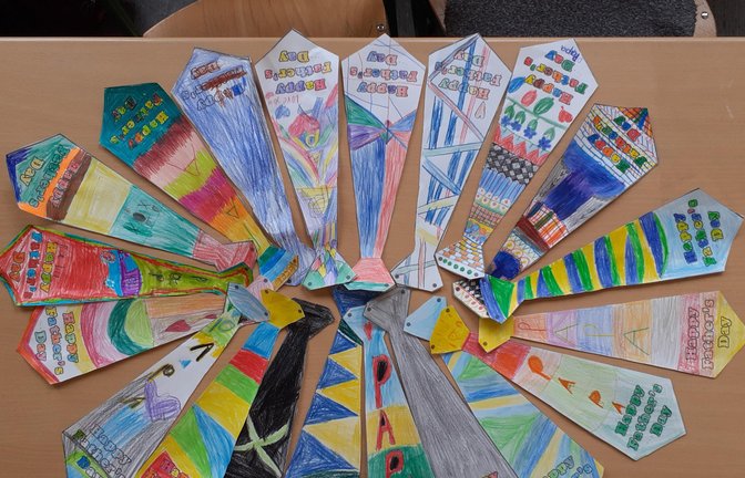 Wer hat die schönste im ganzen Land? Die Vatertagskrawatten, designed von der Klasse 2c der Vaihinger Schlossbergschule.  <span class='image-autor'>Foto: Pfisterer</span>