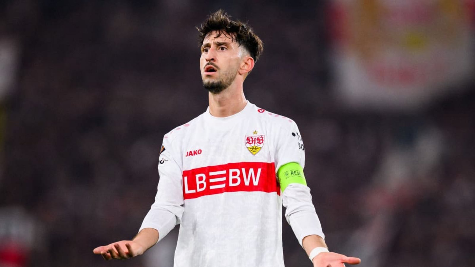 Der ehemalige VfB-Kapitän Atakan Karazor wartet in dieser Saison noch auf seinen ersten Einsatz.Tom Weller/dpa Der ehemalige VfB-Kapitän Atakan Karazor wartet in dieser Saison noch auf seinen ersten Einsatz.Tom Weller/dpa