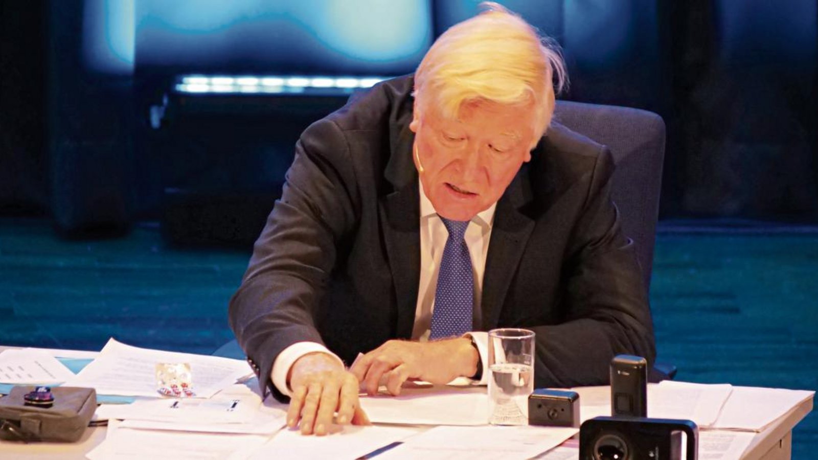 Hans-Jörg Frey wirft einen zynischen Blick auf die Welt der Hochfinanz. Foto: Friedrich Hans-Jörg Frey wirft einen zynischen Blick auf die Welt der Hochfinanz. Foto: Friedrich