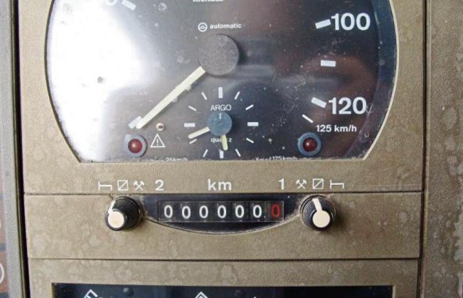 Eine Million Kilometer hat der MAN-Lkw, Baujahr 1988, von Gustav Reichert aus Pulverdingen mit dem ersten Motor auf dem Buckel. Wer bietet mehr? Foto: p