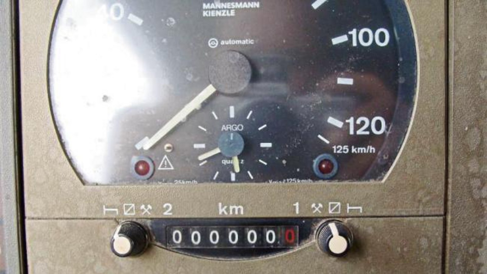 Eine Million Kilometer hat der MAN-Lkw, Baujahr 1988, von Gustav Reichert aus Pulverdingen mit dem ersten Motor auf dem Buckel. Wer bietet mehr? Foto: p Eine Million Kilometer hat der MAN-Lkw, Baujahr 1988, von Gustav Reichert aus Pulverdingen mit dem ersten Motor auf dem Buckel. Wer bietet mehr? Foto: p