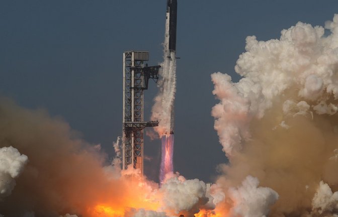 Elon Musk verlässt sich darauf, dass Anleger im Glauben an künftige Erfolge von SpaceX investieren. (Archivbild)<span class='image-autor'>Foto: Eric Gay/AP/dpa</span>