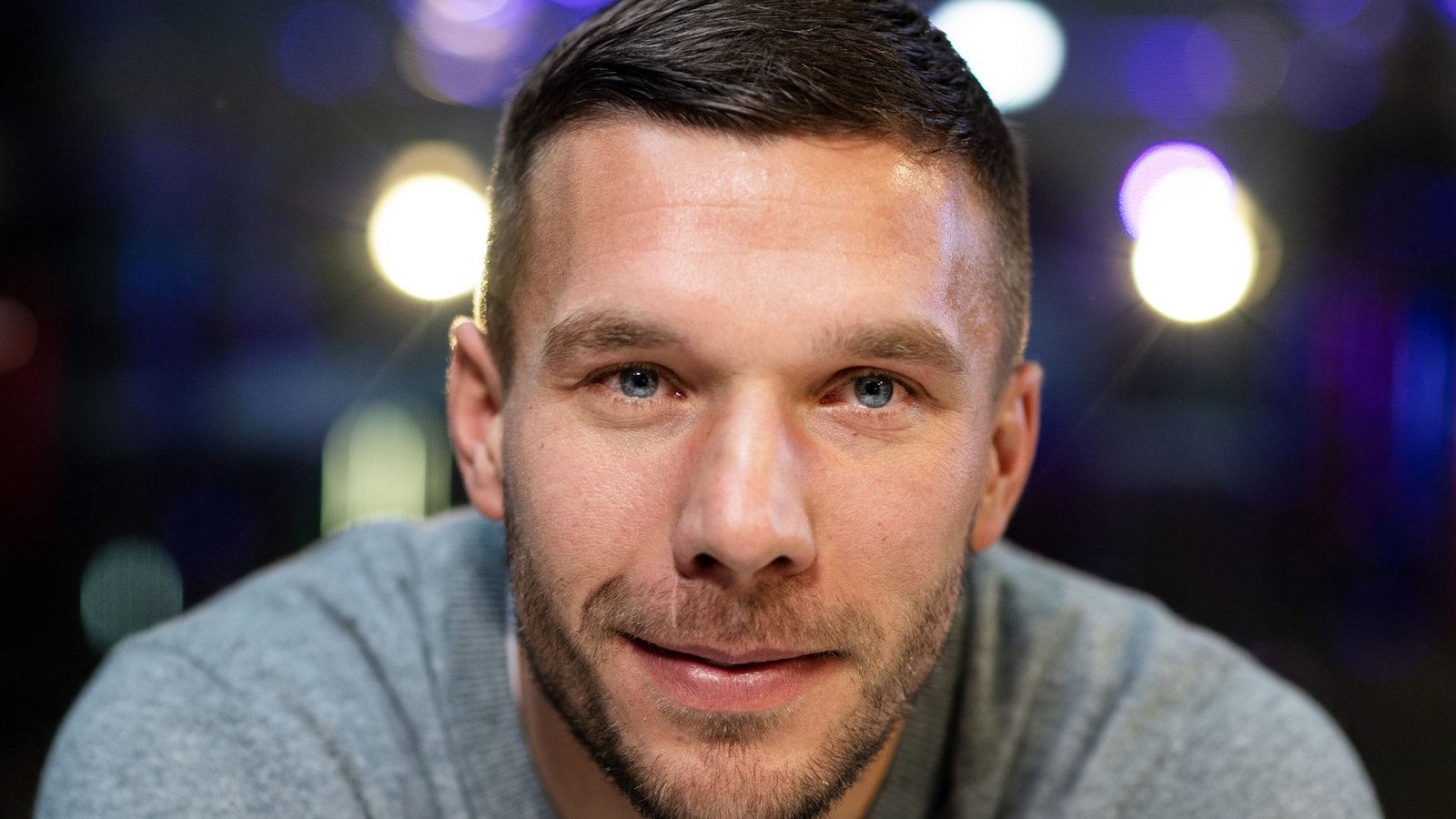 Der frühere Fußall-Nationalspieler Lukas Podolski ist zum dritten Mal Vater geworden.Foto: Bernd Thissen/dpa