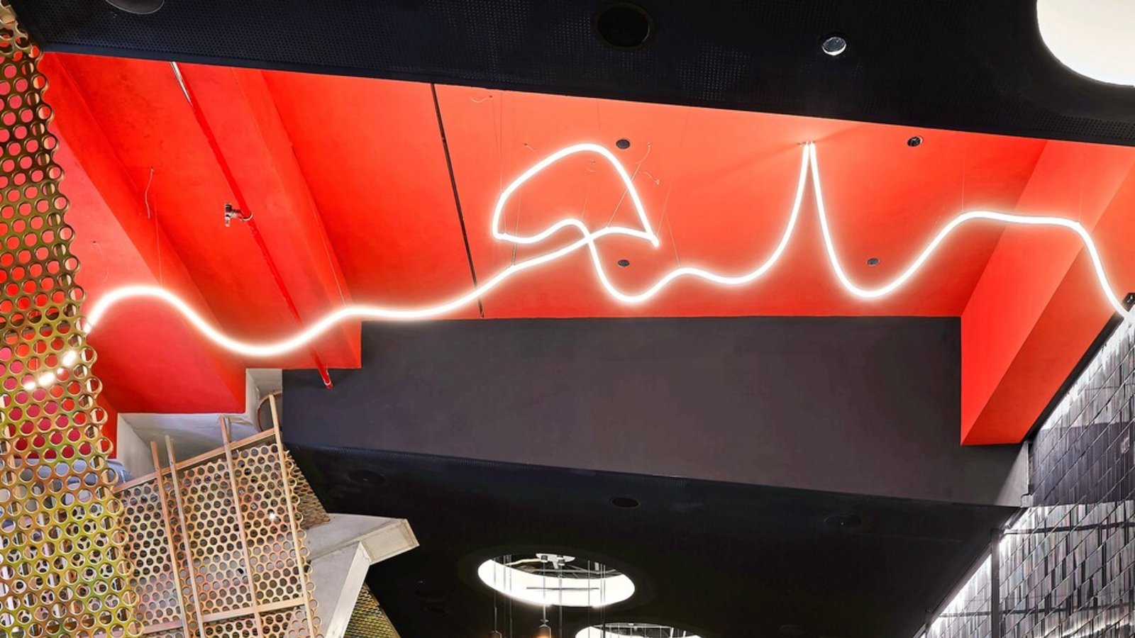 Den VfB-Spielern nahe sein: Der Porsche Tunnelclub in der MHP Arena Stuttgart, gestaltet von asp Architekten, ist nominiert für den Innenarchitektur-Preis.Foto: Zooey Braun/ASP
