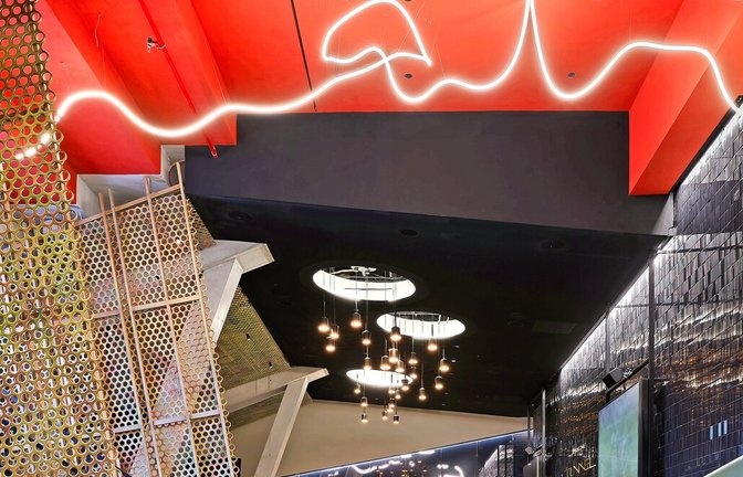 Den VfB-Spielern nahe sein: Der Porsche Tunnelclub in der MHP Arena Stuttgart, gestaltet von asp Architekten, ist nominiert für den Innenarchitektur-Preis.<span class='image-autor'>Foto: Zooey Braun/ASP</span>