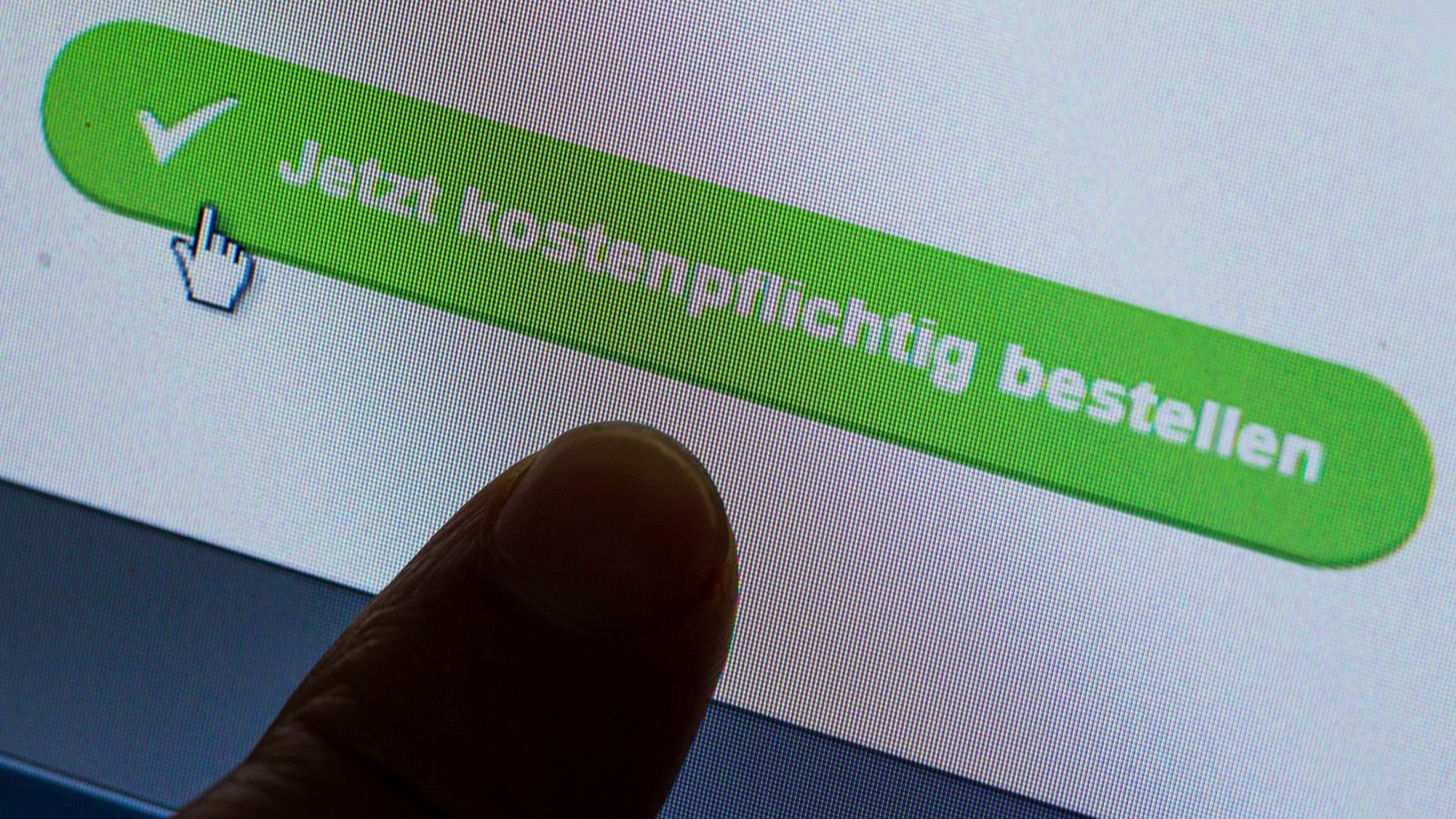 Der Mann soll mit seinen Fake-Onlineshops rund 1000 Menschen um erhebliche Summen gebracht haben.Foto: dpa