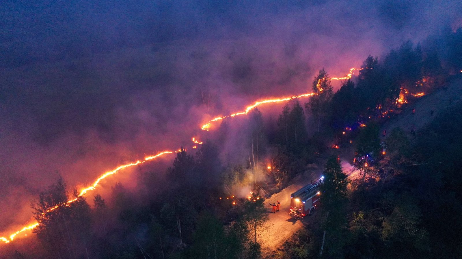 Teil der schlechten Nachrichten in diesem Jahr: Zahllose Waldbrände in Europa, wie hier in Griechenland.Foto: imago//Alexander Ryumin Teil der schlechten Nachrichten in diesem Jahr: Zahllose Waldbrände in Europa, wie hier in Griechenland.Foto: imago//Alexander Ryumin